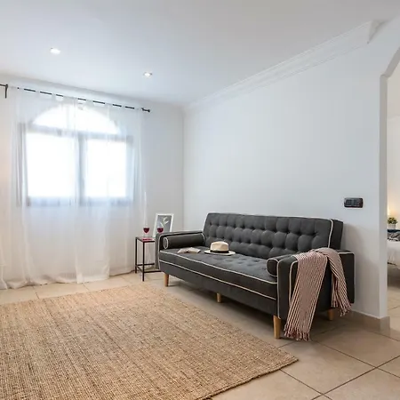 1 Charming Conde Private Garden Pool, Bbq! Villa