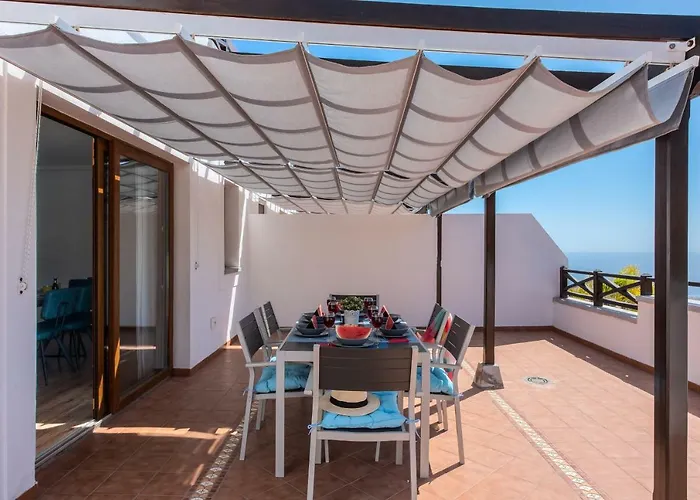 1 Charming Conde Private Garden Pool, Bbq! 别墅