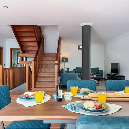 1 Charming Private Garden Pool, Bbq! Villa *