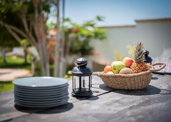 1 Charming Conde Private Garden Pool, Bbq! Villa