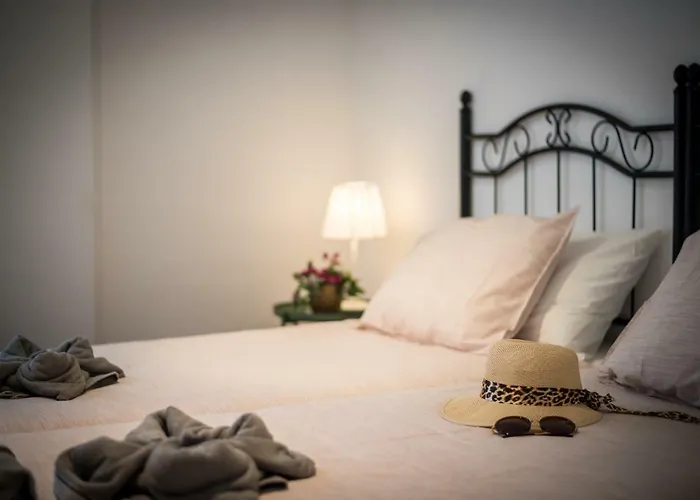 1 Charming Conde Private Garden Pool, Bbq! Villa