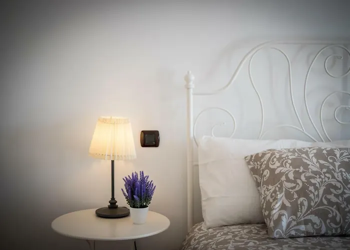 1 Charming Conde Private Garden Pool, Bbq! Villa *