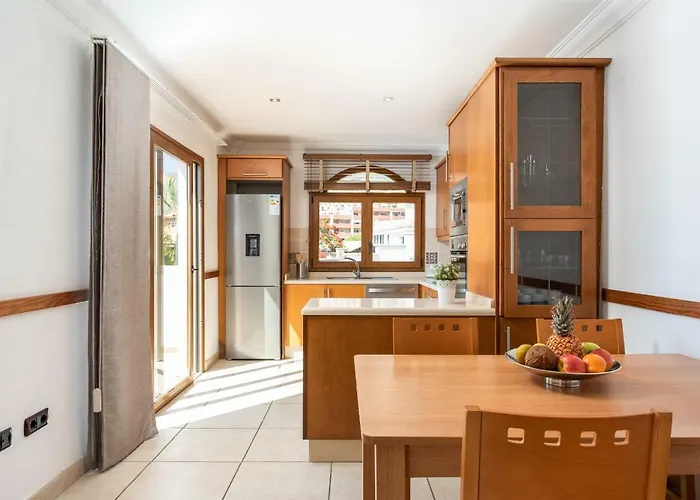 Villa 1 Charming Conde Private Garden Pool, Bbq! *