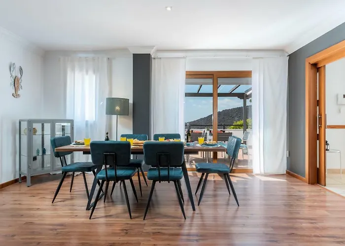 1 Charming Conde Private Garden Pool, Bbq! Villa